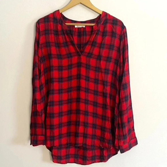 Beachlunchlounge Plaid Top - Picture 1 of 10